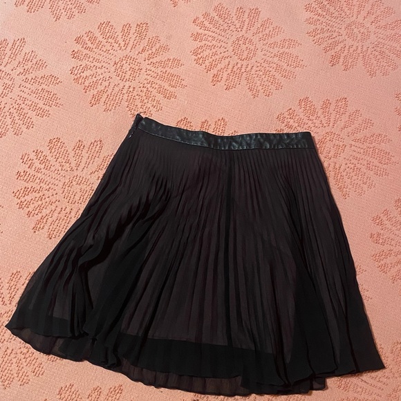 BCBGeneration VINTAGE High Waisted Chiffon Skirt with Built-in Belt - Picture 3 of 7